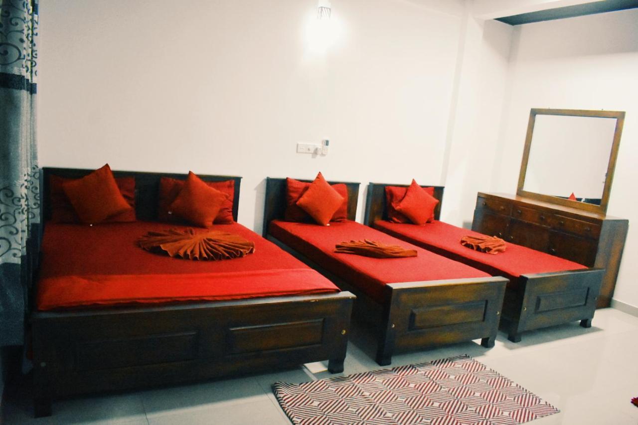 Oasis Beach Hotel Негомбо Экстерьер фото