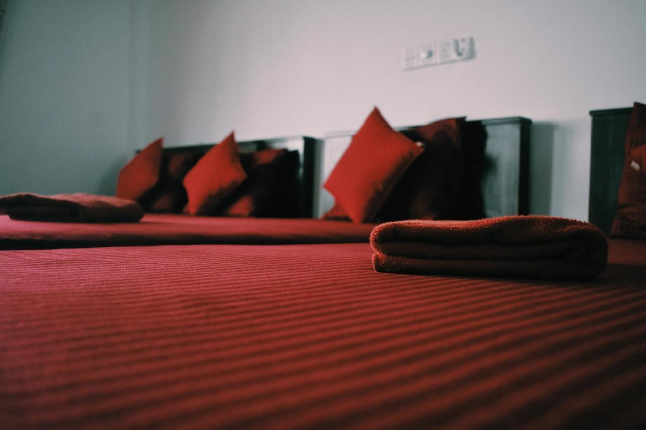 Oasis Beach Hotel Негомбо Экстерьер фото